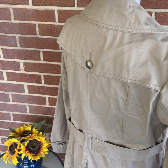 Gap Khaki Trench Coat - Picture 8 of 13